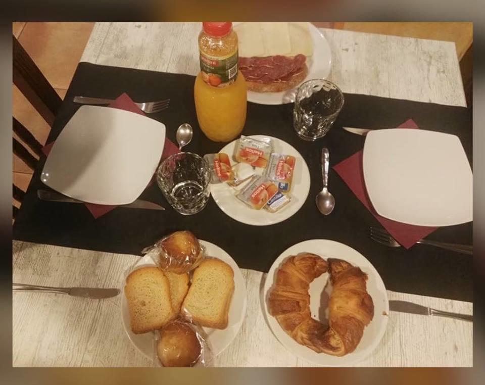 Hostal Can Barrina Arnés Kültér fotó